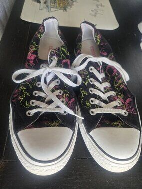 Retired Converse All Star Womens 10 Black Pink Green Skull Themed Shoes